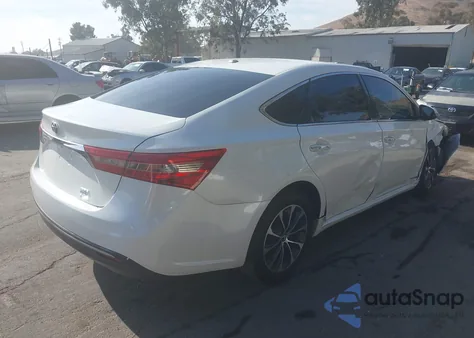 2016 Toyota Avalon Hybrid z USA, uszkodzony, nr VIN 4T1BD1EB3GU051956